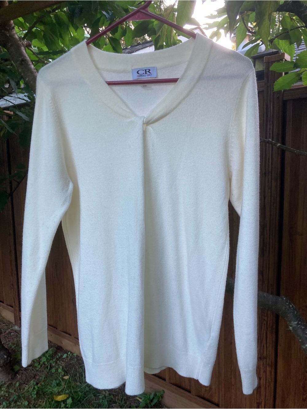 CR Cashmere-Blend Cream V-Neck Sweater